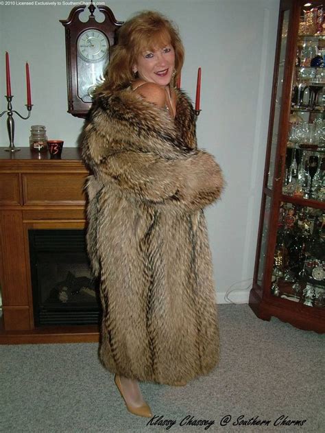 Old Granny In Fur Coat Porn Videos 